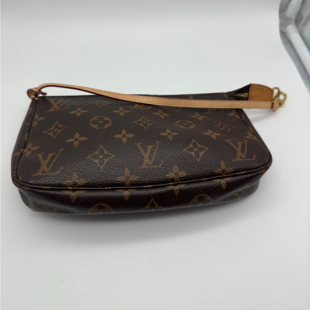 Louis Vuitton Monogram Pochette